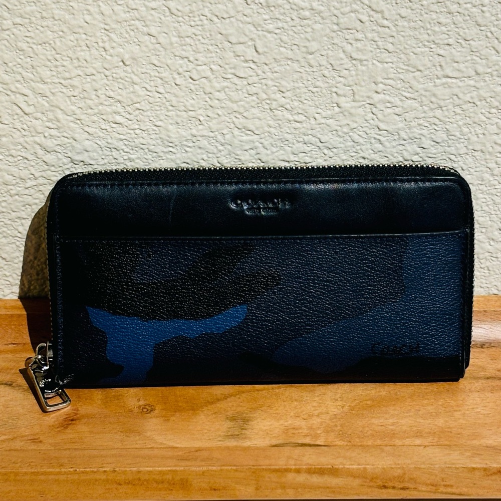 Coach Men’s Long Wallet (Camouflage Blue)